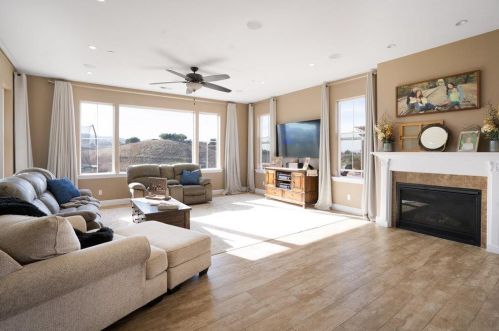 4025 Ashford Cir, Hollister CA  95023-8966 exterior