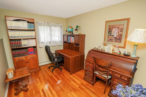 21 Manchester Dr, Bethpage NY  11714-3203 exterior