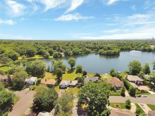 19 Lakeshore Dr, Yonkers, NY 10709-5208