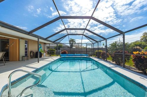 4220 2nd Ave, Cape Coral, FL 33904-8415