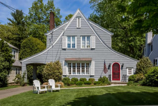 125 Holmes Ave, Tokeneke, CT 06820-3816