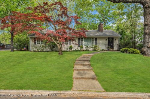 111 Autumn Rd, Lakewood NJ  08701-1622 exterior