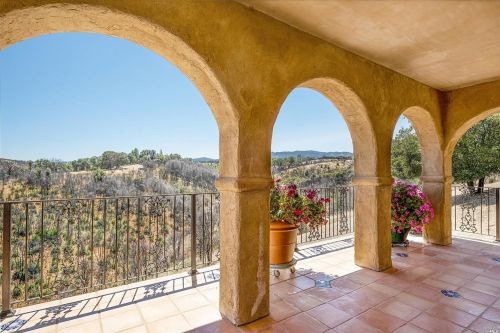 3075 Hendricks Rd, Lakeport CA  95453-8416 exterior