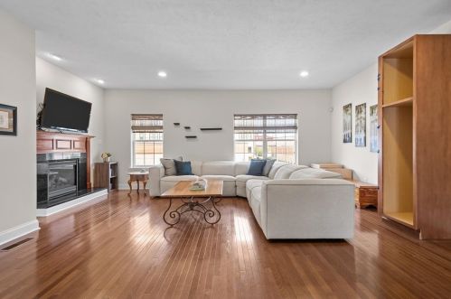 2608 Sarah St, Pittsburgh, PA 15203-2322