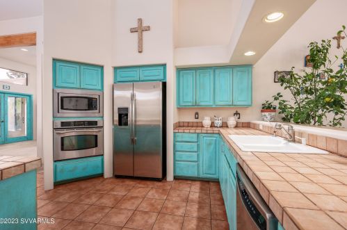 105 Castle Rock Trl, Sedona AZ 86336-6820 exterior