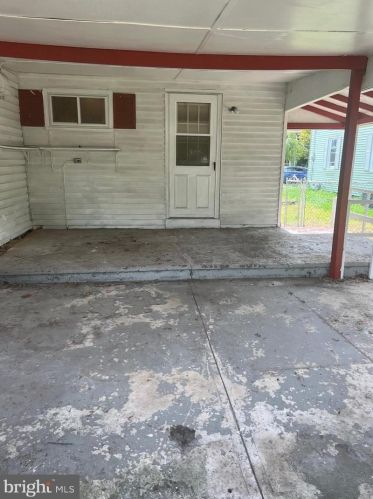 827 2nd St, Florence, NJ 08518-1105