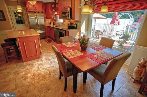 475 Woodcrest Dr, Navy Sup Dpt PA 17050-6854 exterior