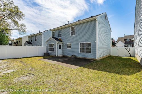 24 Sunnydale Dr, Berkeley Township NJ  08721-1379 exterior