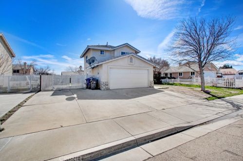 44620 Stillwater Dr, Lancaster, CA 93536-6457