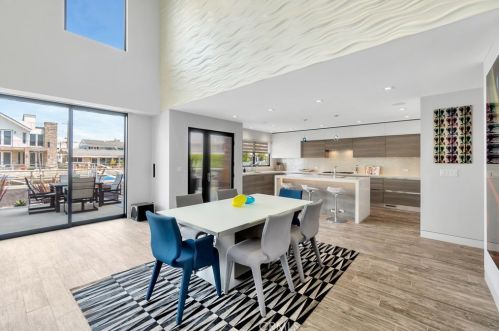 50 Rivo Alto Canal, Long Beach CA  90803-4047 exterior