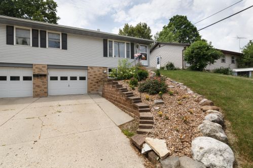 1920 Woodlawn Ave, West Bend, WI 53090-1532