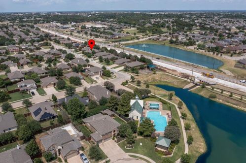 4020 Lone Star Ln, Denton TX  76210-3499 exterior