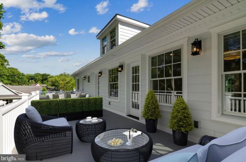 577 Jobel Dr, Tavistock NJ  08033-1034 exterior