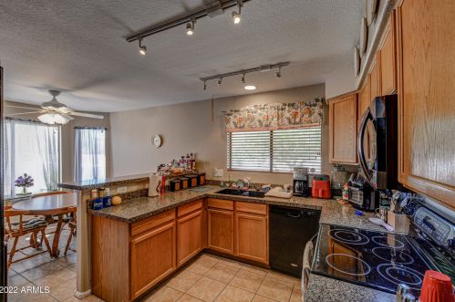 3822 Blackhawk Dr, Glendale AZ 85308-9487 exterior