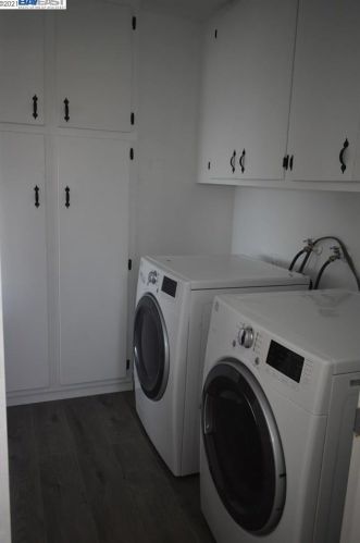 25291 Spring Dr, Hayward CA 94542-1928 exterior