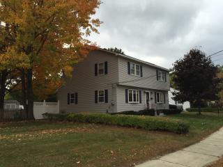 17 Westward Dr, Burlington, VT 05408-1227