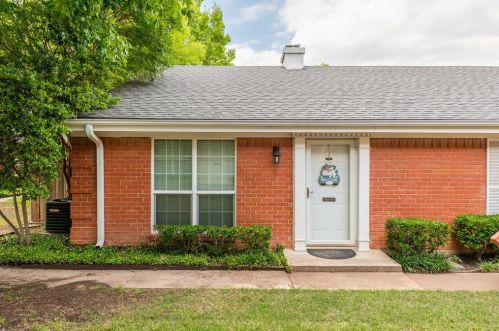 1273 Roaring Springs Rd, Fort Worth, TX 76114-4491