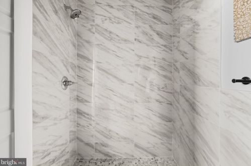 1111 Holbrook Ter, Washington DC 20002-2704 exterior