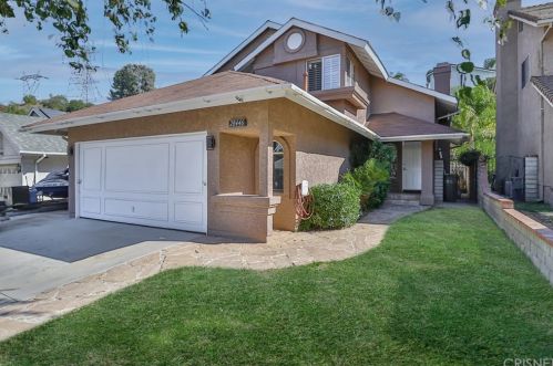 28446 Evergreen Ln, Santa Clarita, CA 91390-4011
