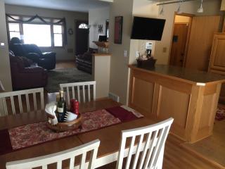 2511 47th St, Omaha, NE 68106-3328