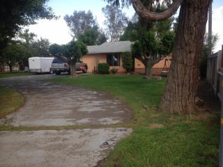 9728 Thompson Ave, Conejo CA  93662-9483 exterior