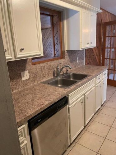 225 Oxford Dr, Conroe TX  77303-1811 exterior