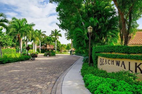 613 Beachwalk Cir, Naples, FL 34108-8715
