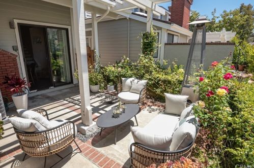 4 Bermuda Ct, Manhattan Beach CA  90266-7240 exterior
