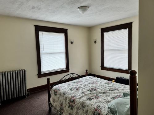 347 Main St, Somerset, PA 15501-2104