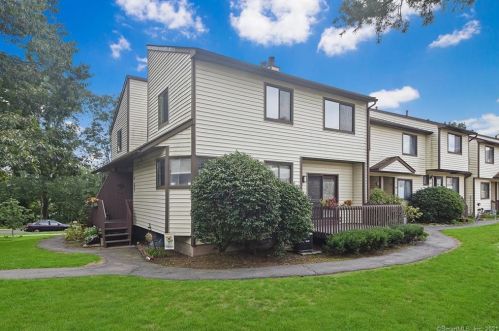 518 Cypress Rd, Hartford, CT 06111-5619