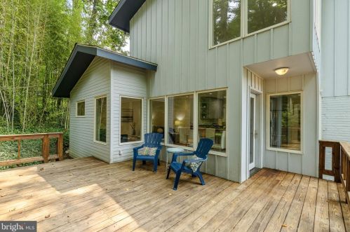 3709 Whispering Ln, Falls Church VA  22041-1121 exterior