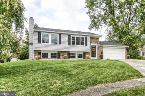 6 Mandy Ct, Camp Hill, PA 17011-1533