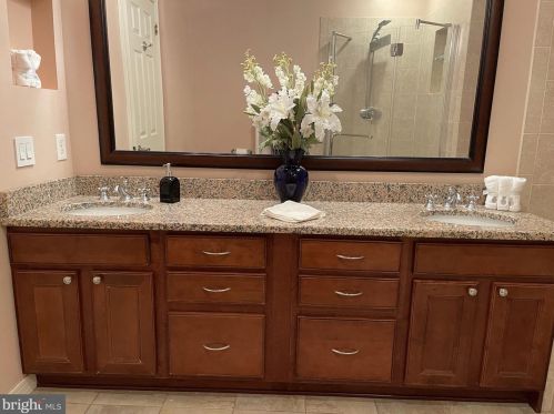 15 Trumbull Ct, Princeton NJ  08540-7060 exterior