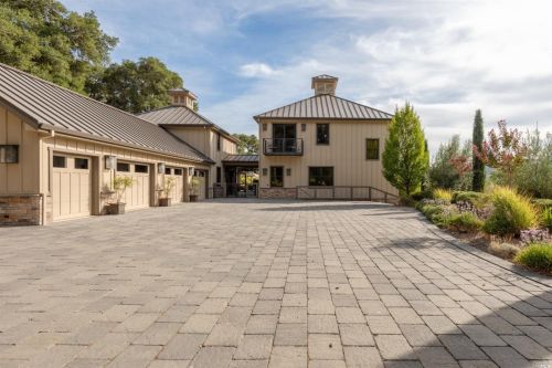 10301 Old River Rd, Hopland, CA 95449-9673