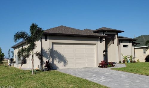 4607 33rd Ter, Cape Coral, FL 33993-7902