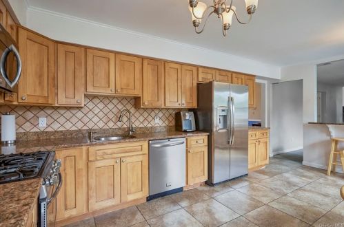 3339 Nutly Cir, Yorktown Hgts NY  10598-1206 exterior