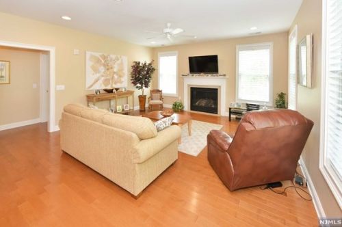 308 Four Seasons Ln, Montvale NJ  07645-1859 exterior