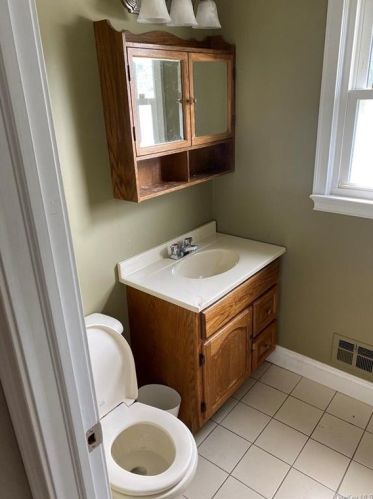 2 Ridgeview Pl, Mount Sinai NY  11766-1720 exterior
