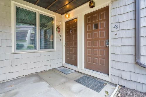 28 Little Oak Ln, Rocky Hill, CT 06067-1838