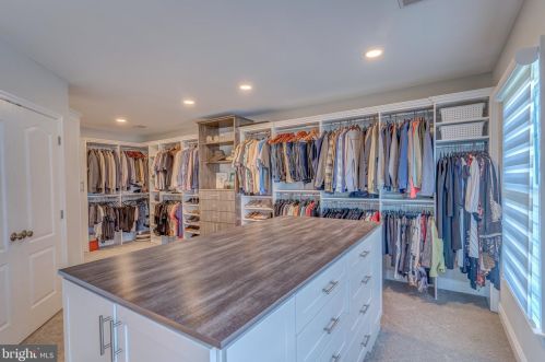 18292 St Georges Ct, Leesburg VA  20176-7421 exterior