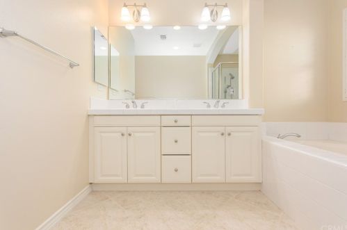 17089 Bluff Vista Ct, Riverside CA 92503-8715 exterior