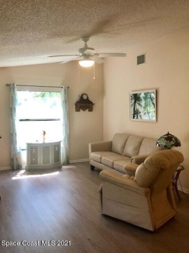 465 Mark St, Sebastian, FL 32958-4239