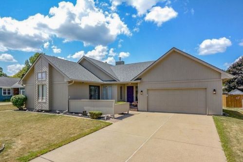 1202 Michael Dr, Ankeny, IA 50021-3824