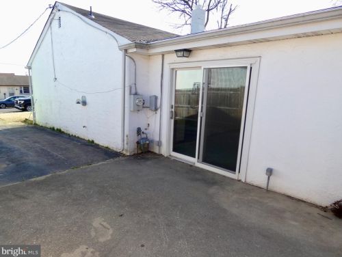 2219 Henlopen Ave, Wilmington DE  19804-3621 exterior