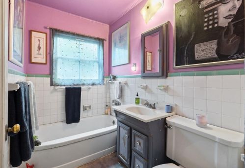 1811 Robin Whipple Way, Belmont CA  94002-1852 exterior