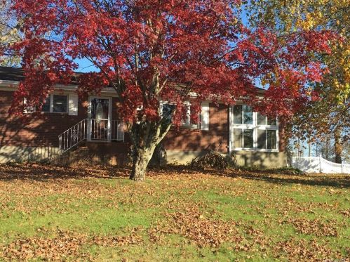 51 Boniello Dr, Mahopac, NY 10541-2811