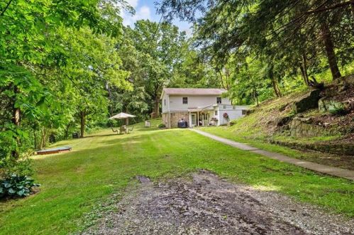 7 Adamski Ln, Mc Donald, PA 15057-2831