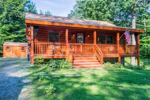 28 Hemlock St, Hillsboro, NH 03244-5028