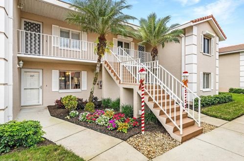 6820 Dennis Cir, Naples, FL 34104-8710