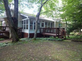 6 Summit Ave, Monticello, NY 12701-1812